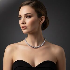 Eye catching Swarovski Silver Necklace